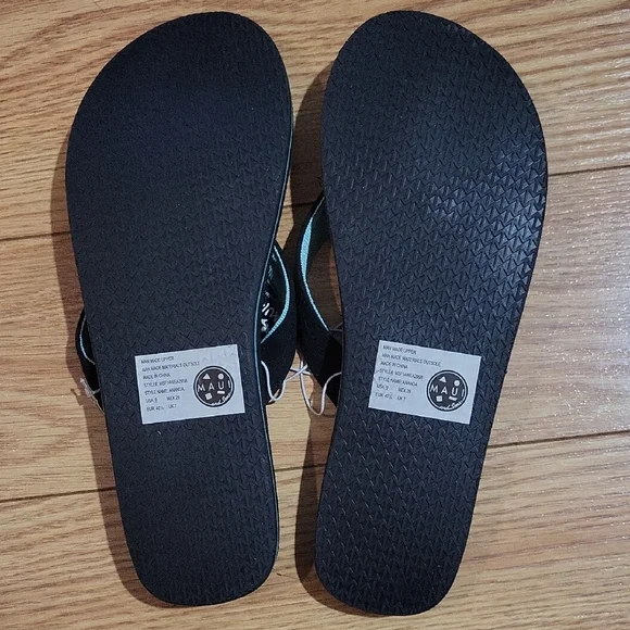 Maui and Sons Blue and Black Flip Flops - Picture 3 of 6